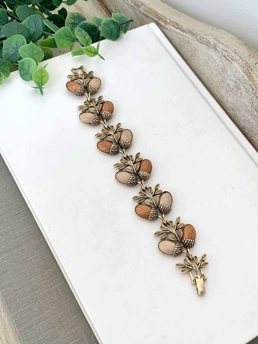Vintage Coro Acorn Bracelet Thermoset Goldtone Autumn Fall Jewelry Cottagecore